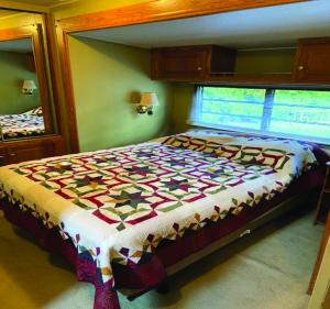 C12-trailer-interior-bed